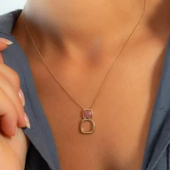 Collier plaqué or pierre synthétique rouge 45cm