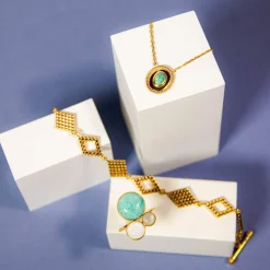 Collier plaqué or pierre synthétique verte 45cm