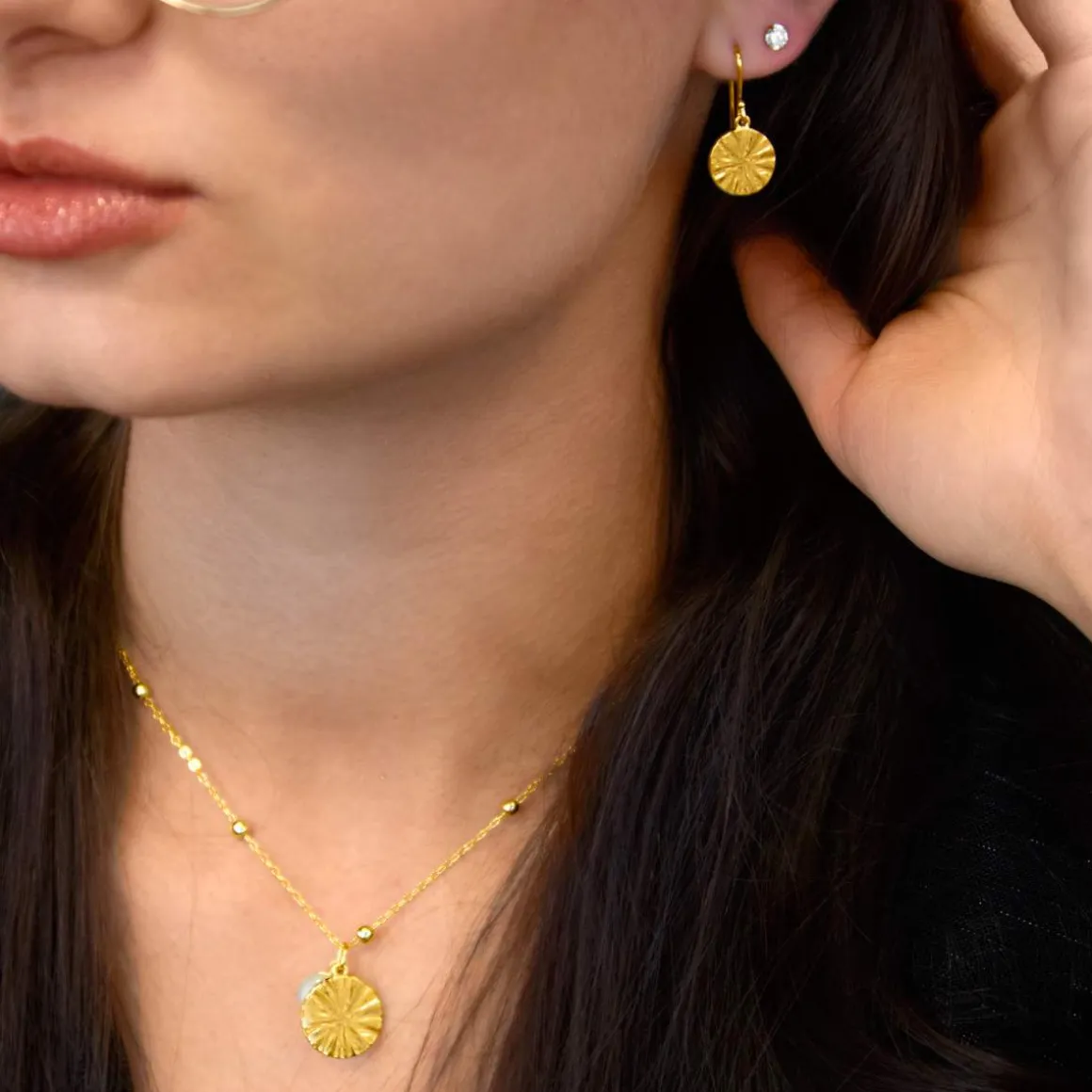 Collier plaqué or soleil strié 45 cm