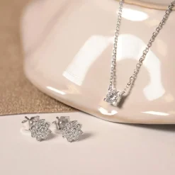 Collier solitaire or 750 blanc diamant synthétique 0.3 carat 42cm