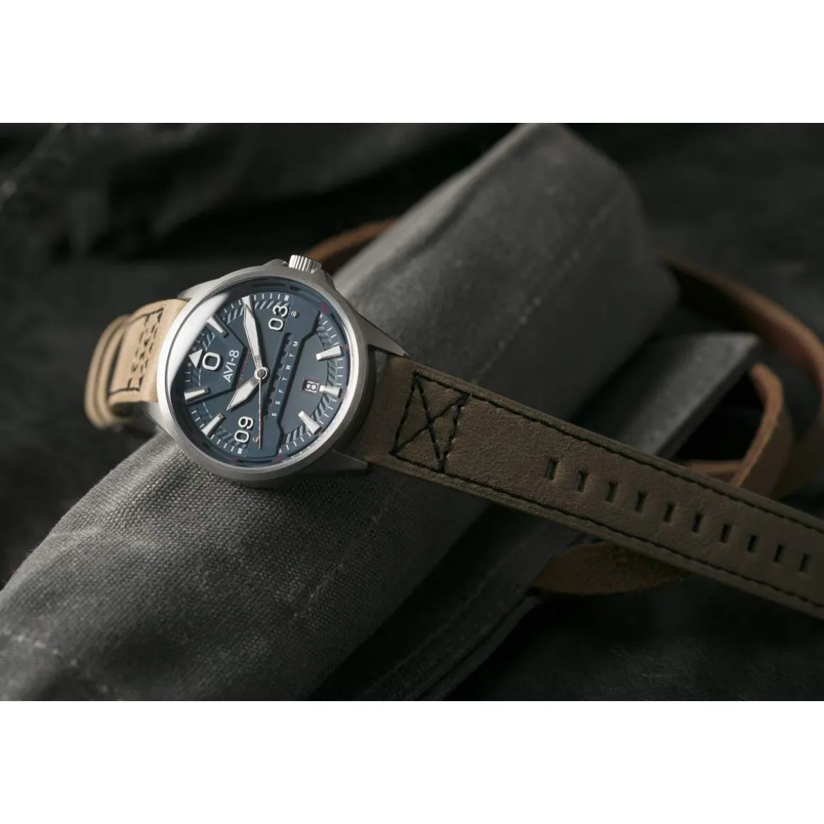 Montre AVI-8 homme acier cuir beige