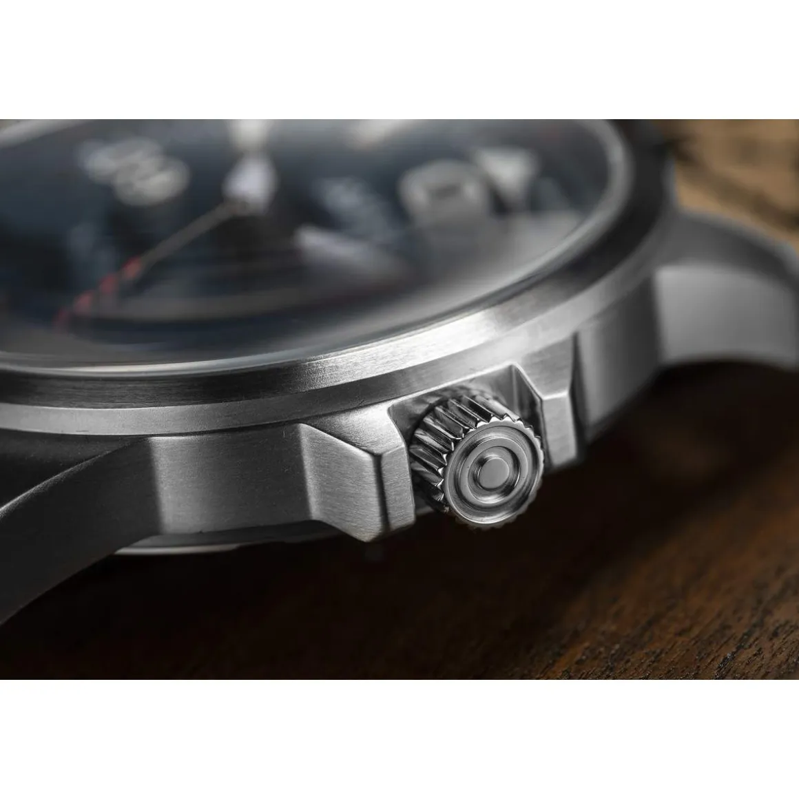 Montre AVI-8 homme acier cuir beige