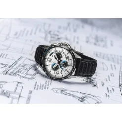 Montre AVI-8 homme chronographe acier cuir noir