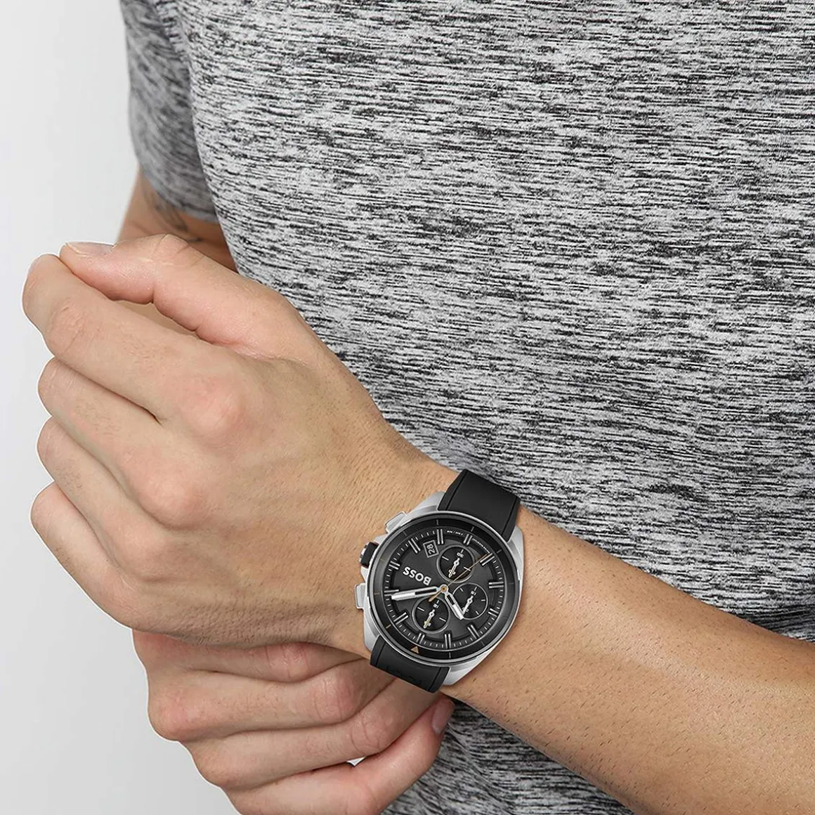 Montre Boss homme acier bracelet silicone noir
