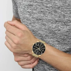 Montre Boss homme chronographe acier doré jaune maille milanaise