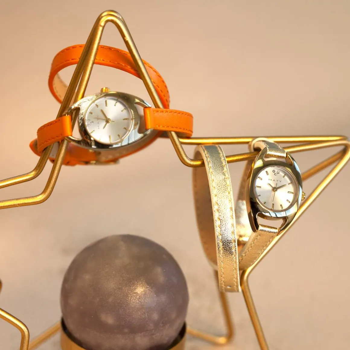 Montre femme dorée bracelet cuir doré métallisé double tour