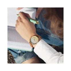 Montre femme dorée bracelet synthétique marron
