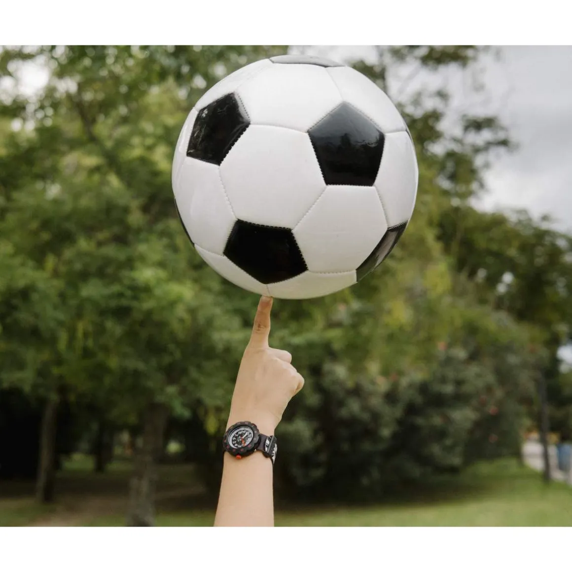Montre Flik flak Move your body enfant plastique bisourcé bracelet tissu recyclé noir goal
