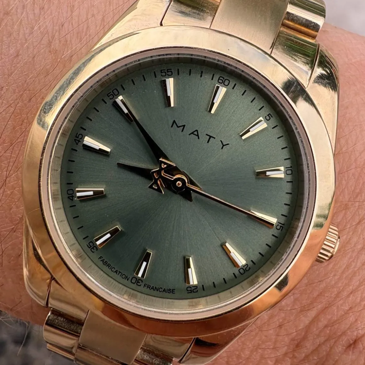 Montre HERITAGE femme bracelet acier inoxydable doré