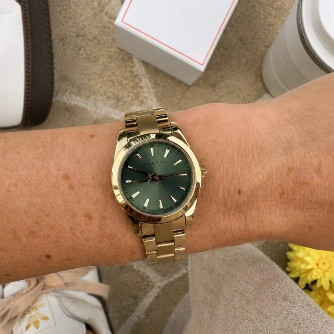 Montre HERITAGE femme bracelet acier inoxydable doré