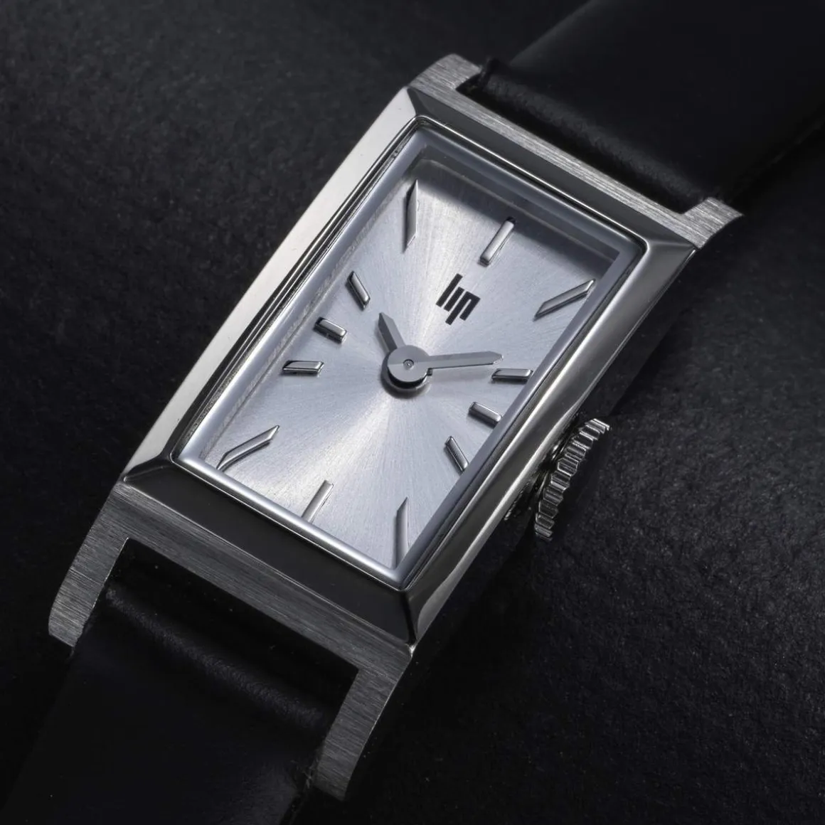 Montre LIP femme analogique, bracelet cuir noir
