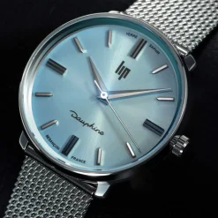 Montre LIP femme analogique, bracelet métal argent
