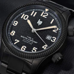 Montre LIP MANUFACTURE type 14 homme automatique, bracelet acier inoxydable noir