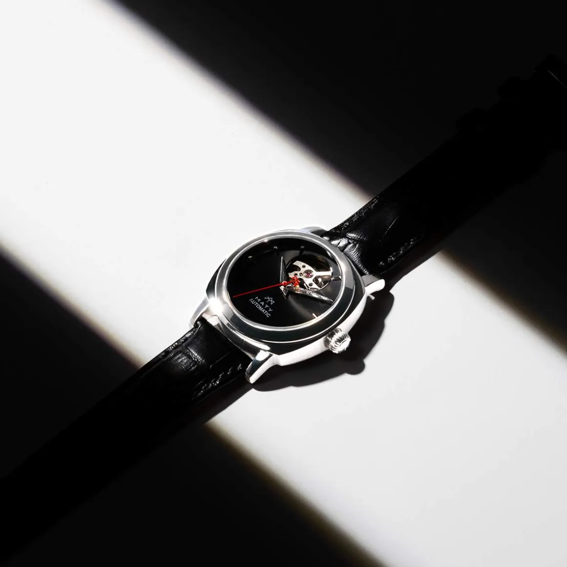 Montre MATY GM automatique cadran noir bracelet cuir noir
