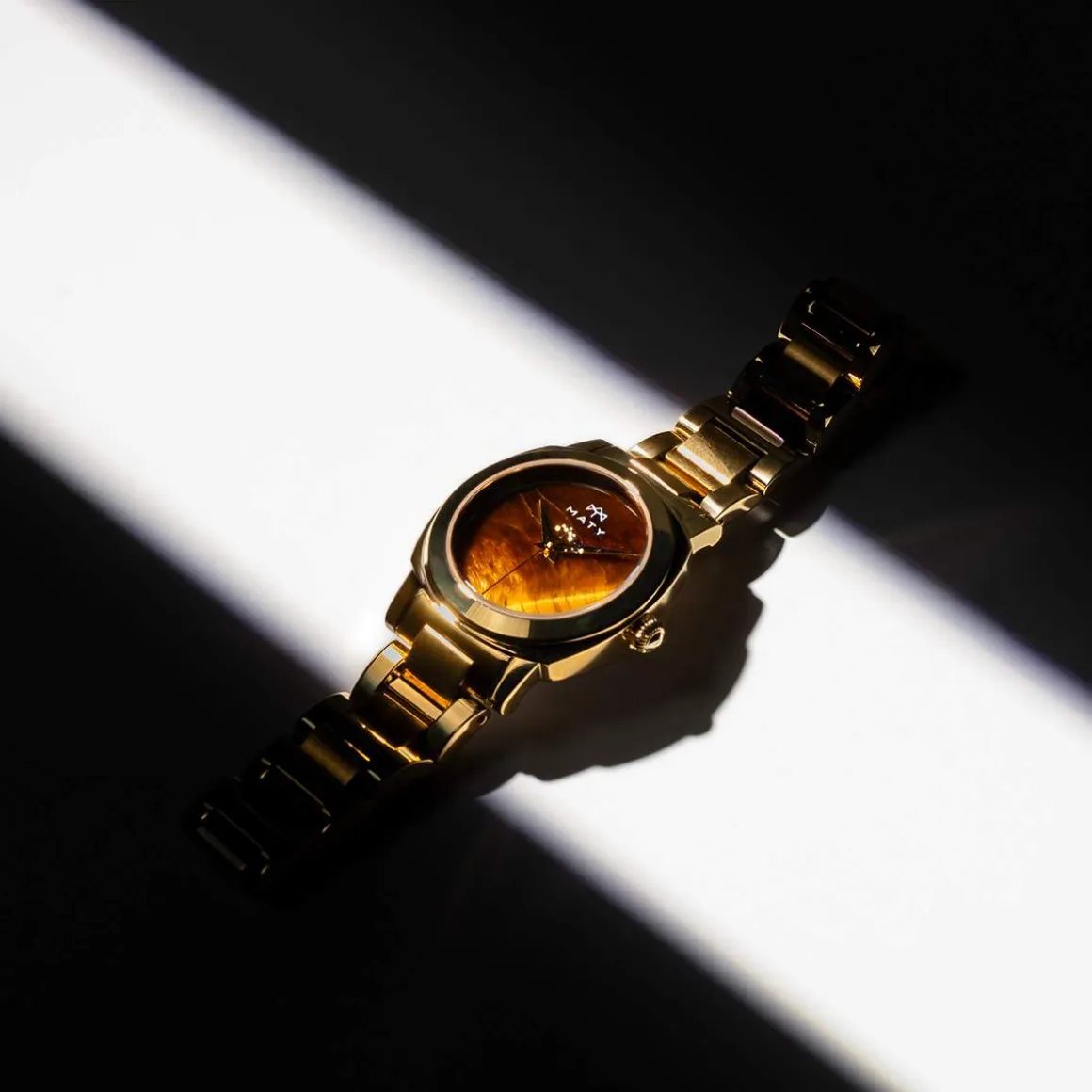 Montre MATY GM cadran Pierre Oeil de tigre bracelet acier doré