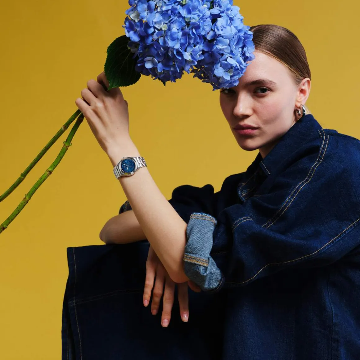 Montre SWATCH blossom time femme cadran bleu bracelet acier inoxydable