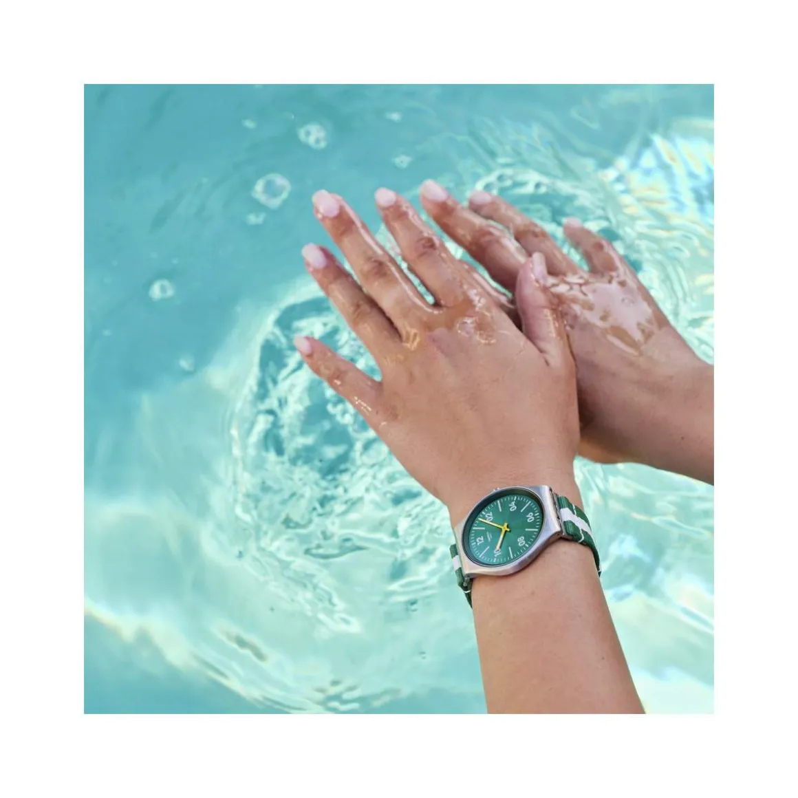 Montre SWATCH essentials homme cadran vert bracelet textile vert