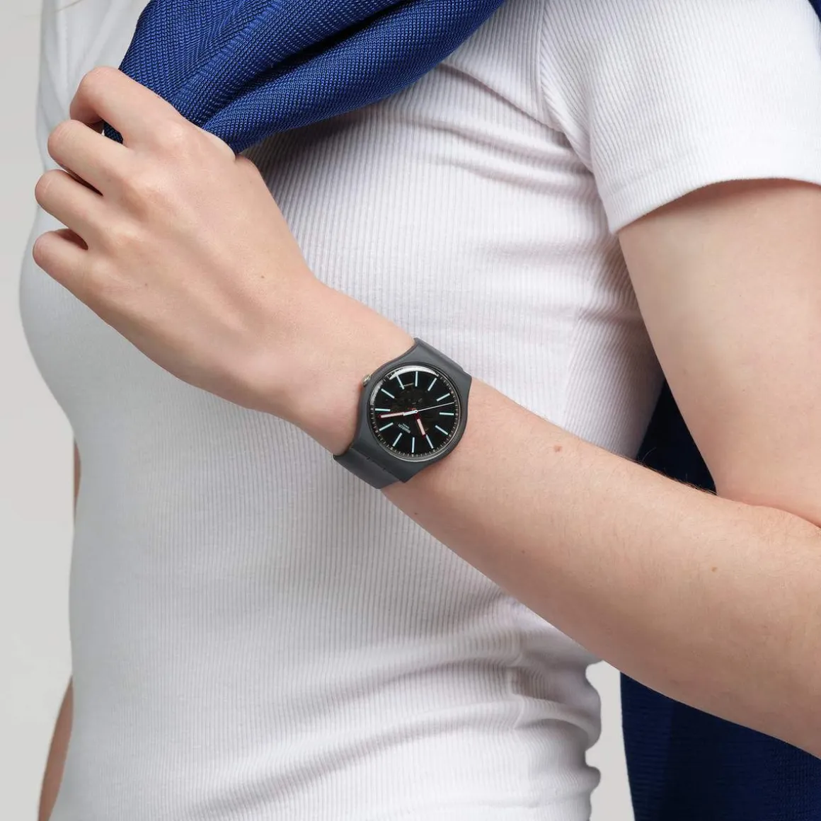 Montre SWATCH essentials homme bracelet matériau biosourcé gris