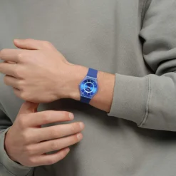 Montre SWATCH essentials mixte cadran bleu bracelet silicone bleu