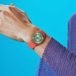 Montre SWATCH essentials mixte cadran vert bracelet silicone rouge
