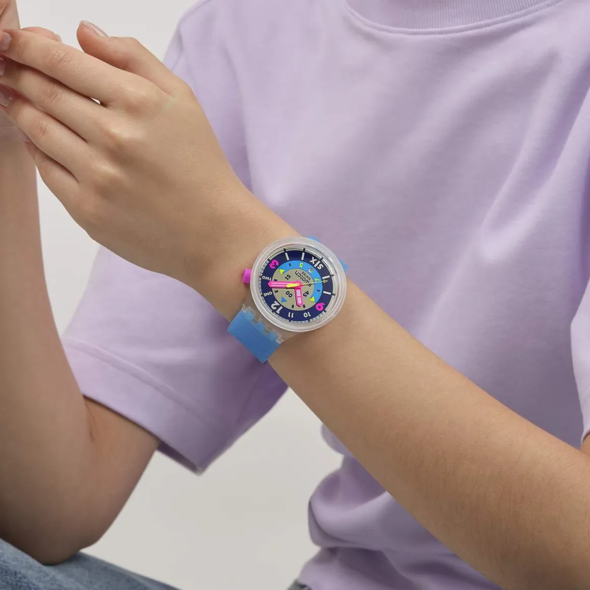 Montre SWATCH neon mixte bracelet silicone bleu