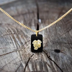 Pendentif or jaune 375 zodiaque scorpion onyx noir